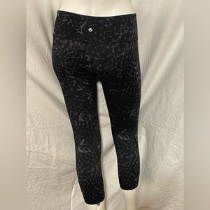 Lululemon Wunder Under Crop Full-on Luon Star Crushed Coal Black Size 8